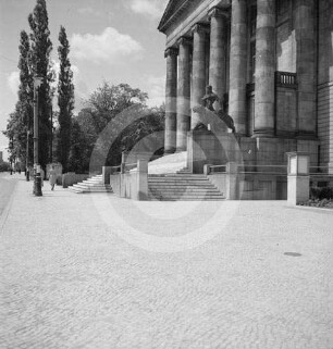 Treppenaufgang zum Stadttheater Posen