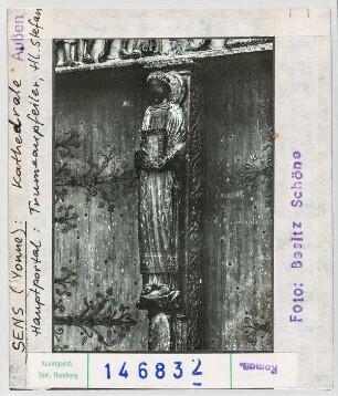 Sens, Kathedrale St. Etienne: Hauptportal, Trumeaupfeiler, Stephanus