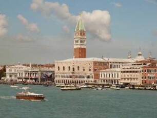 Dogenpalast und Campanile von der Wasserseite