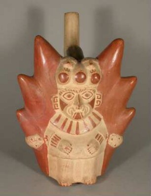 Anthropo-zoomorphe Figur im Gebirge