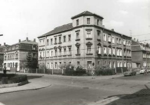 Dresden-Mickten, Sternstraße 2 und 4. Wohnhaus (um 1900). Eckansicht von Südosten