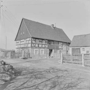 Kleinbautzen : Malschwitz. Blick auf einen Hof mit Fachwerkwohnhaus und Scheune
