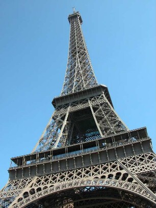 Eiffelturm von der Seine gesehen