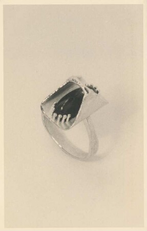 Ring aus Gold mit Lapislazuli von Wilhelm Buchert