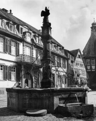 Marktbrunnen : Autotour mit Familie Groß. Marktbrunnen. Sandstein (1575) Michelstadt, Marktplatz