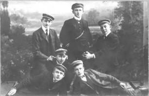 Gruppenbild mit sechs Gymnasiasten