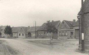 Dorfstraße in Burg bei Hoyerswerda : Wjesna dróha w Bórku pola Wojerec