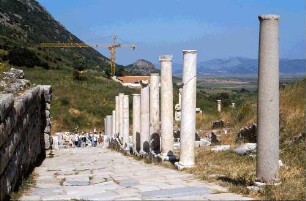 Ephesus (Efes) [Türkei]: Kurettenstraße, Säulenstraße, von der oberen zur unteren Agora