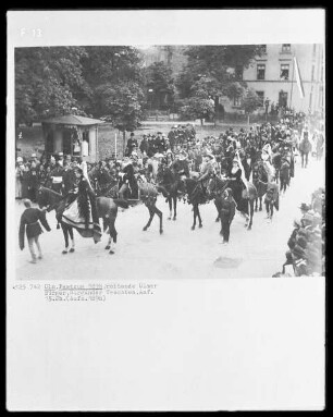 Ulm, Festumzug 1898, reitende Ulmer Bürger, Burgunder Trachten, Anfang 15. Jh.