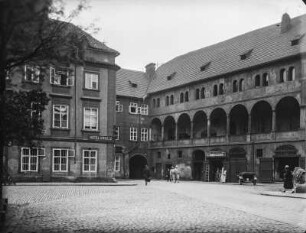 Burganlage : Burganlage Hradschin in der Prager Altstadt