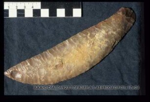 Djara Ä98/4//2, Flächenretuschiertes Messer