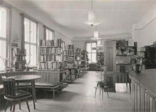 Hildburghausen, Stadt- und Kreisbibliothek "Joseph Meyer", Inneres, Ausleihraum