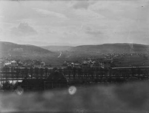 Bei Heilbronn : Blick über die Landschaft mit Gebäuden bei Heilbronn