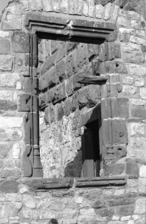 Lörrach, Haagen: Burg, gotisches Fenster