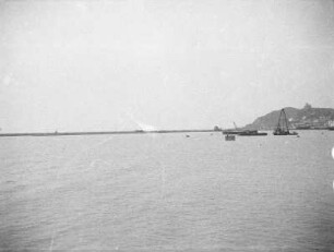 Hafen von Durres : Blick Meer aus auf den Hafen von Durres