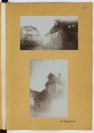 Straßenansicht Nummerstraße, Ludwigslust. Wohnhaus, Ludwigslust: Ansichten (aus: Skizzen- und Fotoalbum 28)