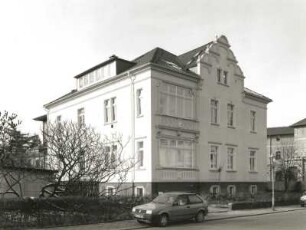 Dresden-Blasewitz, Berggartenstraße 2. Wohnhaus (1876/1900)