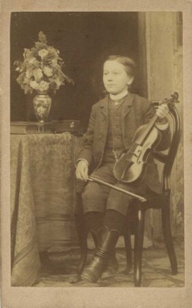 Portrait Otto Kotzsch, Sohn von August Kotzsch, mit Geige