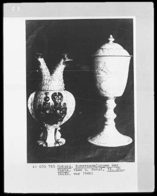 Vase und Pokal