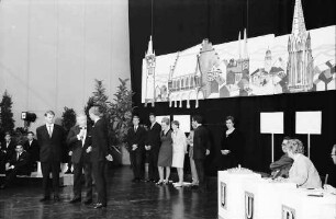Freiburg: Stadthalle; Staatsbürgerliches Quiz mit Kurt Rösler