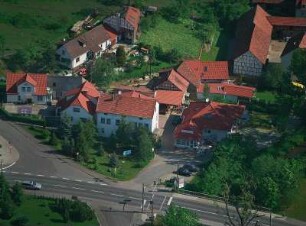 Wipfratal-Marlishausen. Ortsteilansicht zwischen Arnstädter Straße, Zollhohle und Wassergasse. Luftbild-Schrägaufnahme von Süden