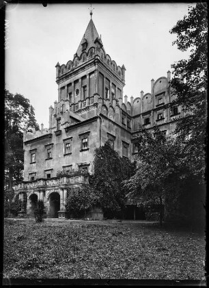 Landeshut (poln. Kamienna Góra), Schloss Kreppelhof (poln. Zamek Grodztwo)