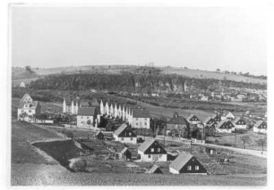 Heidenau. Stadtteilansicht mit Wohnhäusern (Eisenbahner-Siedlung)