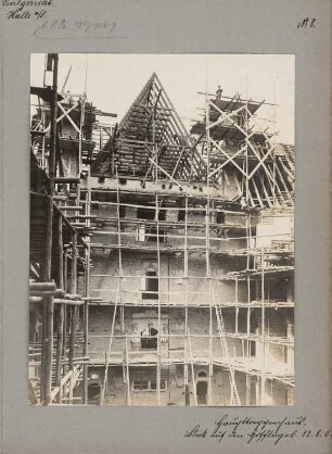 Zivilgericht, Halle/Saale: Haupttreppenhaus, Blick auf den Hofflügel