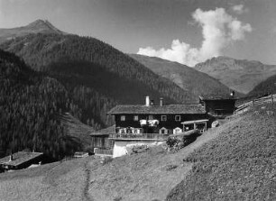 Defereggental. Ansicht mit Wohnhaus