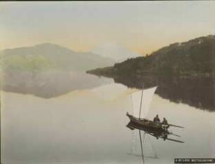 Ansicht des Motohakone- (Ashi-) Sees mit Seegler