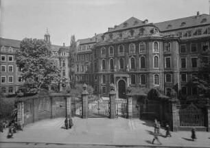 Dresden. Landhaus. Hofseite (Gartenfront) zur Wilsdruffer Straße