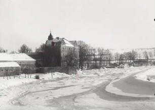 Töpeln, Schloss Schweta : Töpeln-Schweta. Schloß Schweta. Ansicht über die zugefrorene Zschopau