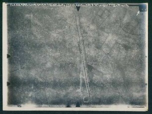 Foto des Geländes südlich um Schloss Hollebeke südöstlich von Ypern (Luftbild)