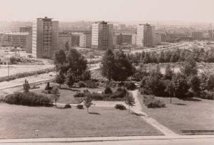 Dresden. Blick vom Rathaus nach Südosten auf die drei Studentenwohnhochhäuser Nähe Christianstraße