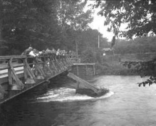 Luppenbrücke bei Hochwasser, Böhlitz-Ehrenberg