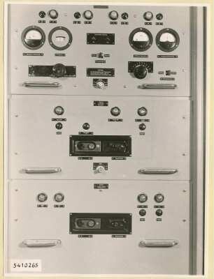 10 kW Fernsehsender Nr. 507, Schrank T1 unten, Frontansicht geschlossen, Foto 1954