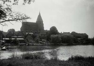 Mölln, Stadtansicht : Mölln. Stadtansicht mit Nikolaikirche über den Schmalsee vom Wassertor von Nordwesten