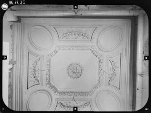 Eisenberg. Schloß Christiansburg (1677-1692; C. W. Gundermann). Decke