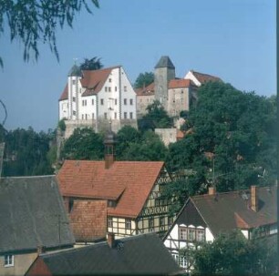 Blick nach Nordwest zur Burg : Hohnstein. Blick nach Nordwest zur Burg