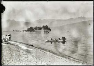 Lago Maggiore. Panoramablick vom Seeufer bei Stresa
