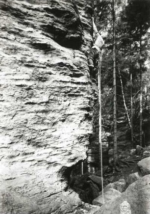 Sächsische Schweiz, Bielatal. Spannagelturm. Seilschaft Ehrhardt Renger an der Bruchholzkante (Nordostkante, VIIb)