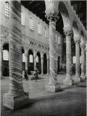 Mittelschiff der Basilika Sant Appolinare in Classe