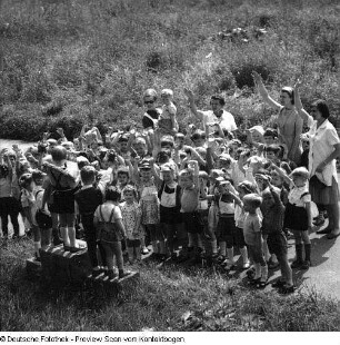 Tag des Kindes Kindergarten Rosa Menzer Friedensfahrt?