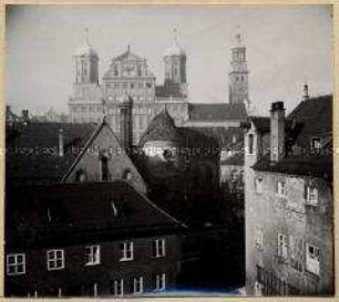 Augsburg, Blick auf die Rückenfront des Rathauses und des Perlachturmues, Im Hintergrund Kloster Maria Stern
