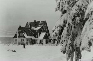 Zinnwald-Georgenfeld, Hochmoorweg 28. Berghotel und Restaurant "Lugstein-Baude"