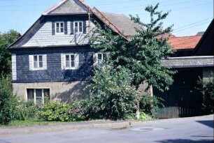 Bauernhaus mit Hoftor