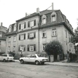 Dresden-Mickten, Naundorfer Straße 22. Wohnhaus (nach 1900). Straßenansicht von Süd-Südosten