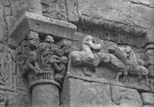 Südportal — Relief