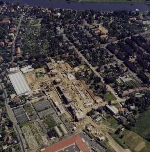 Stadtteilansicht mit Wohnanlage "Lindenpark" (im Bau) zwischen Leubener Straße, Elbe, Ischler Straße und Marburger Straße