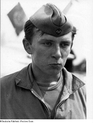 Rothenburg (Oberlausitz). Nationale Volksarmee - Luftstreitkräfte. Militärflugplatz für Jagdflieger-Ausbildung. Porträt eines Technikers
